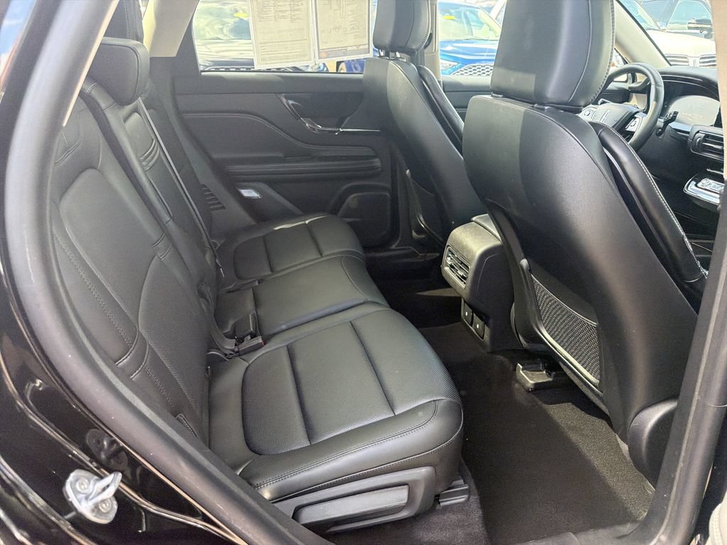Certified 2025 Lincoln Corsair Reserve w/ Jet Appearance Package AWD/4WD image 18
