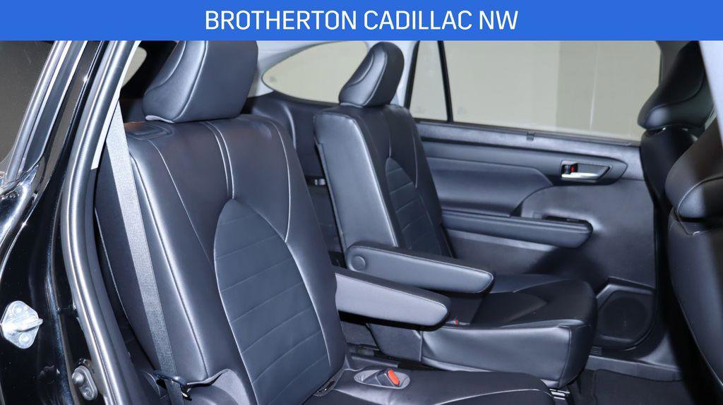 Used 2023 Toyota Highlander XLE image 24
