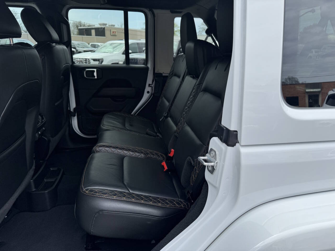 Used 2023 Jeep Wrangler 4WD Unlimited High Altitude image 9