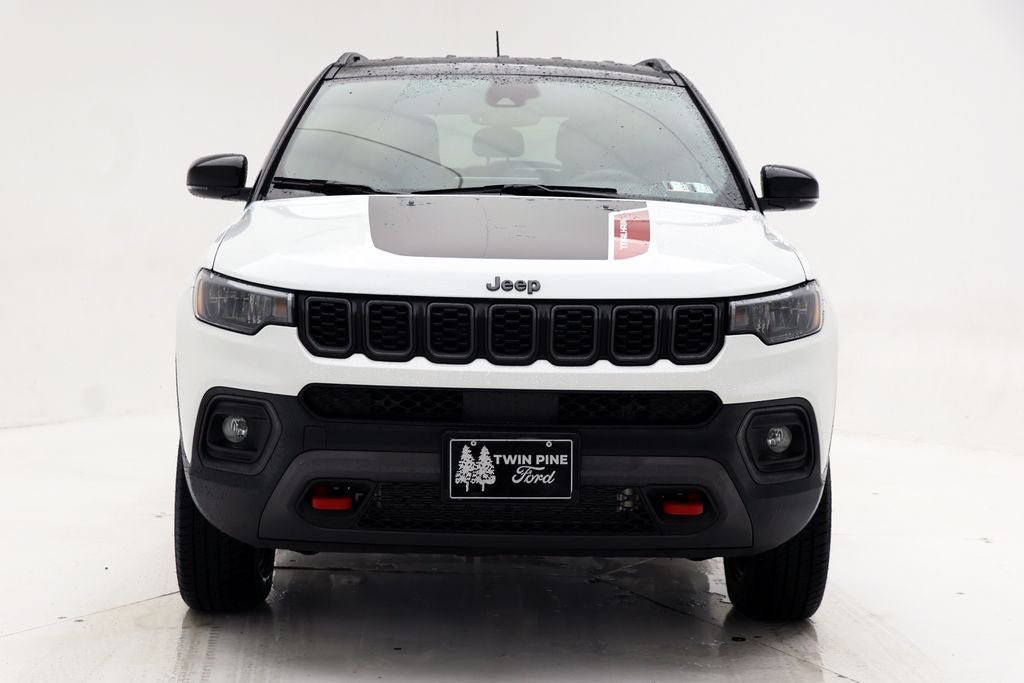Used 2025 Jeep Compass Trailhawk AWD/4WD image 4