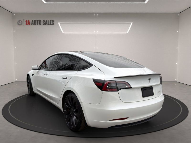 Used 2021 Tesla Model 3 Performance image 3