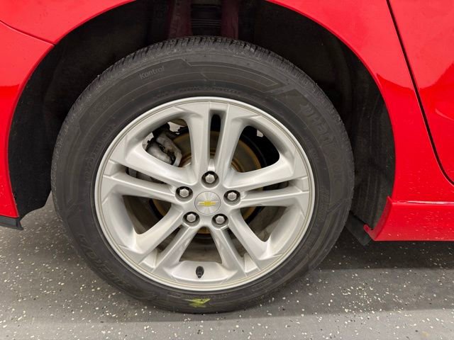 Used 2018 Chevrolet Cruze LT w/ Convenience Package image 21