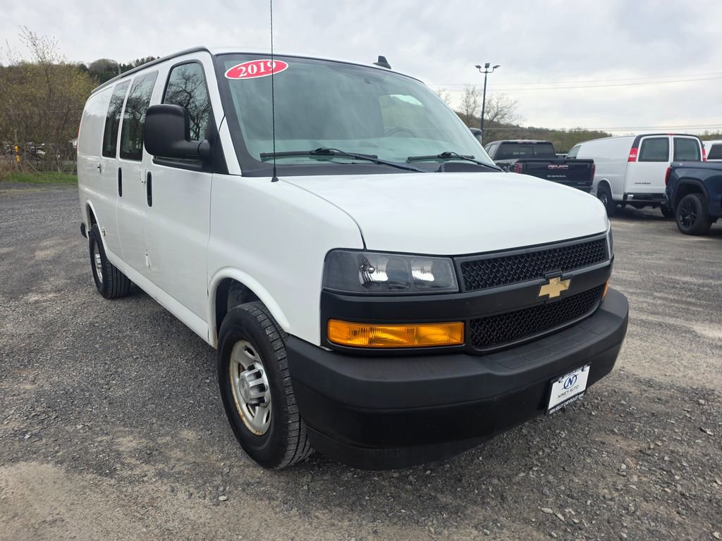 Used 2019 Chevrolet Express 2500 w/ Driver Convenience Package RWD image 12