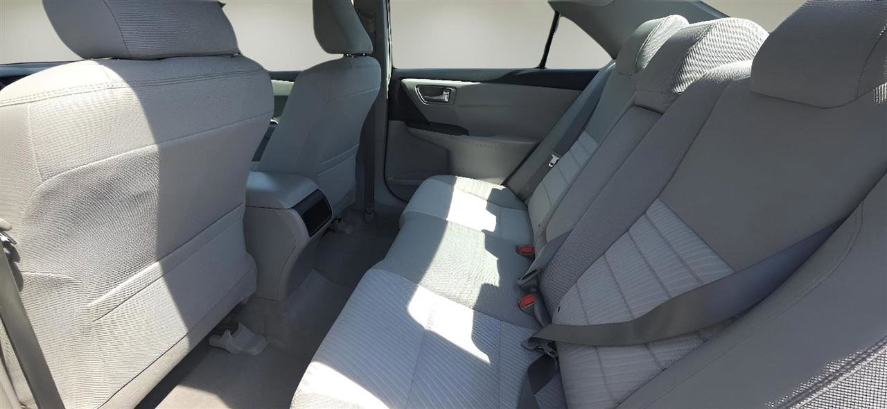 Used 2016 Toyota Camry LE FWD image 18