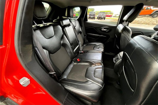 Used 2021 Jeep Cherokee Latitude Plus image 20