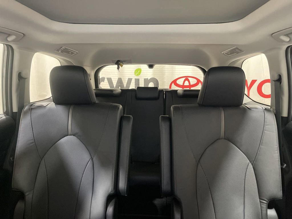 Used 2026 Toyota Grand Highlander Platinum image 21