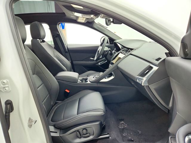Certified 2024 Jaguar E-PACE R-Dynamic SE image 19