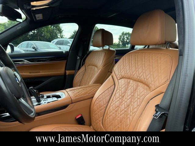 Used 2022 BMW M760i xDrive w/ Luxury Rear Seating Package AWD/4WD image 12