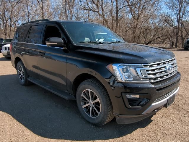 Used 2019 Ford Expedition XLT w/ Equipment Group 201A AWD/4WD image 2