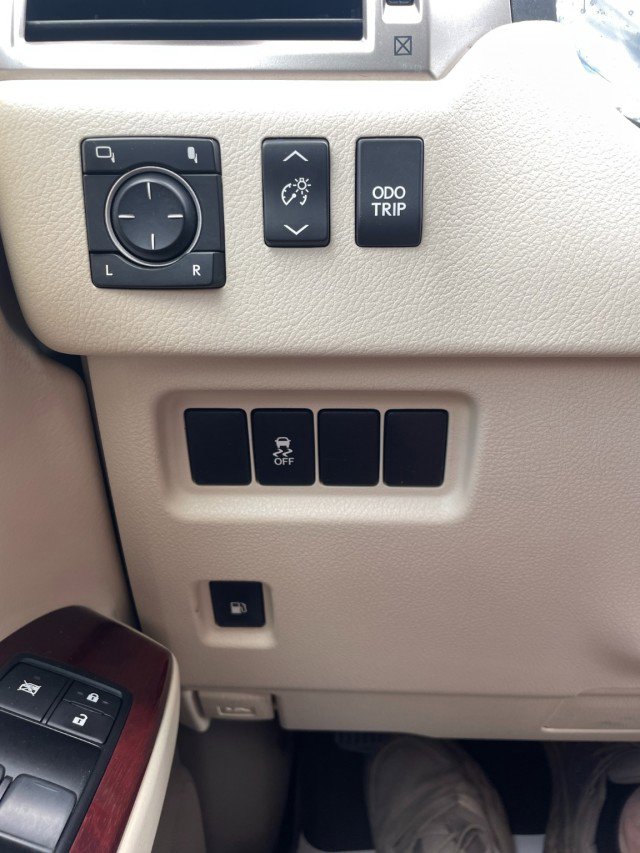 Used 2013 Lexus GX 460 w/ Comfort Plus Pkg image 27