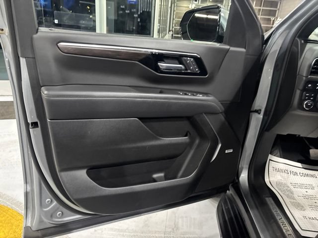 Used 2025 Chevrolet Suburban Premier AWD/4WD image 15