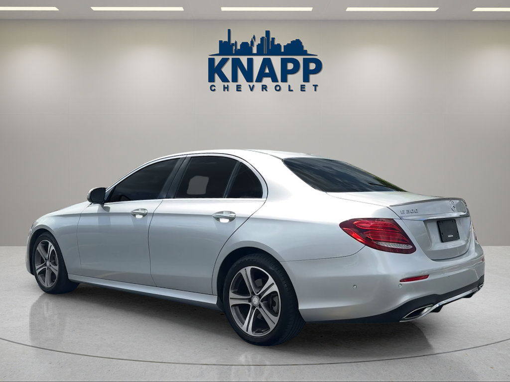 Used 2017 Mercedes-Benz E 300 4MATIC image 3