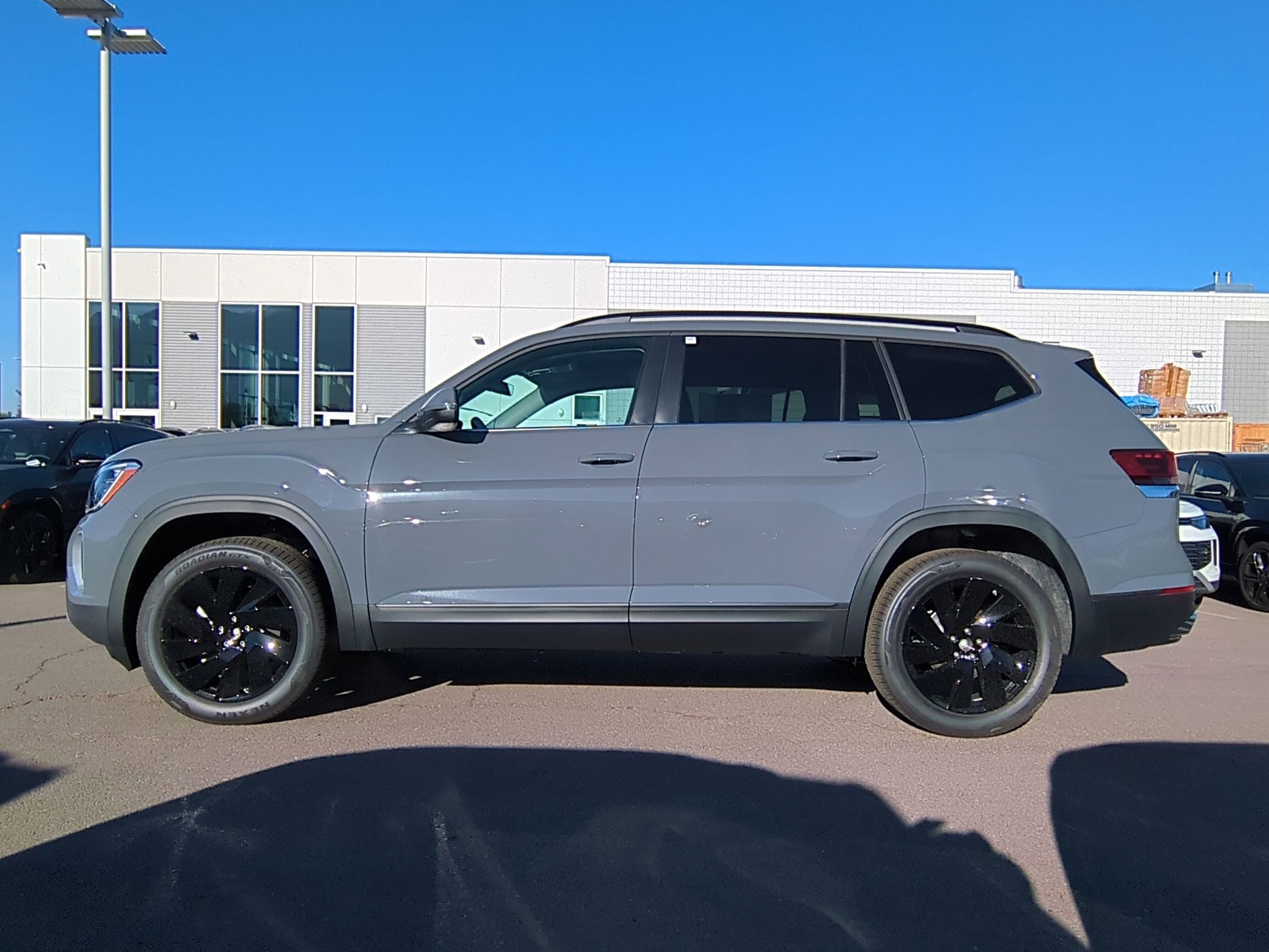 New 2026 Volkswagen Atlas SE image 9
