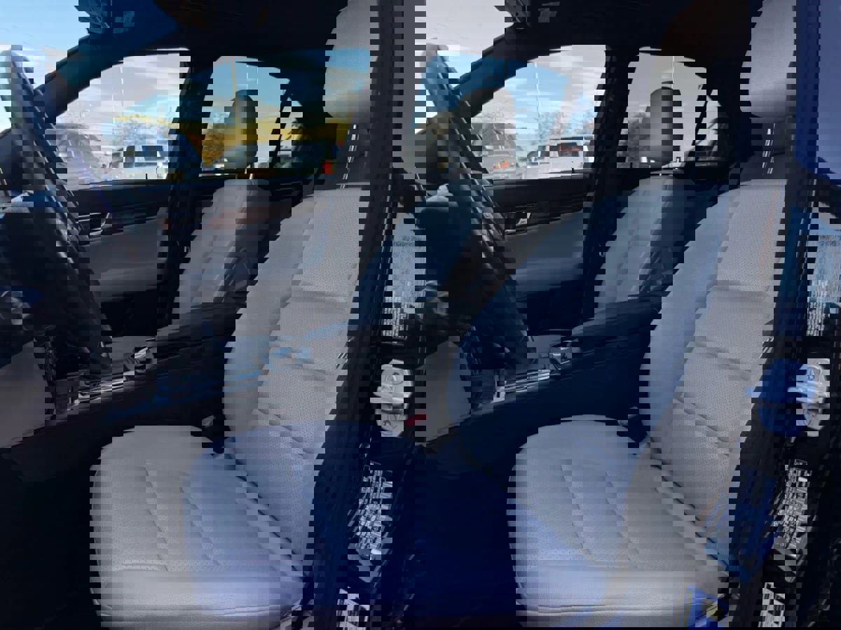 Used 2009 Mercedes-Benz C 350 Sport image 41