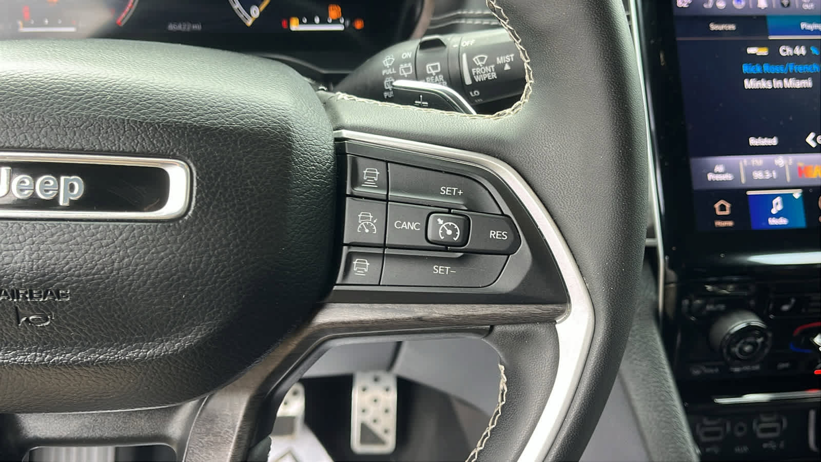Certified 2023 Jeep Grand Cherokee Limited AWD/4WD image 14