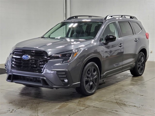 Used 2025 Subaru Ascent Onyx Edition image 2