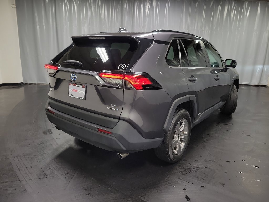 Used 2022 Toyota RAV4 LE AWD/4WD image 8