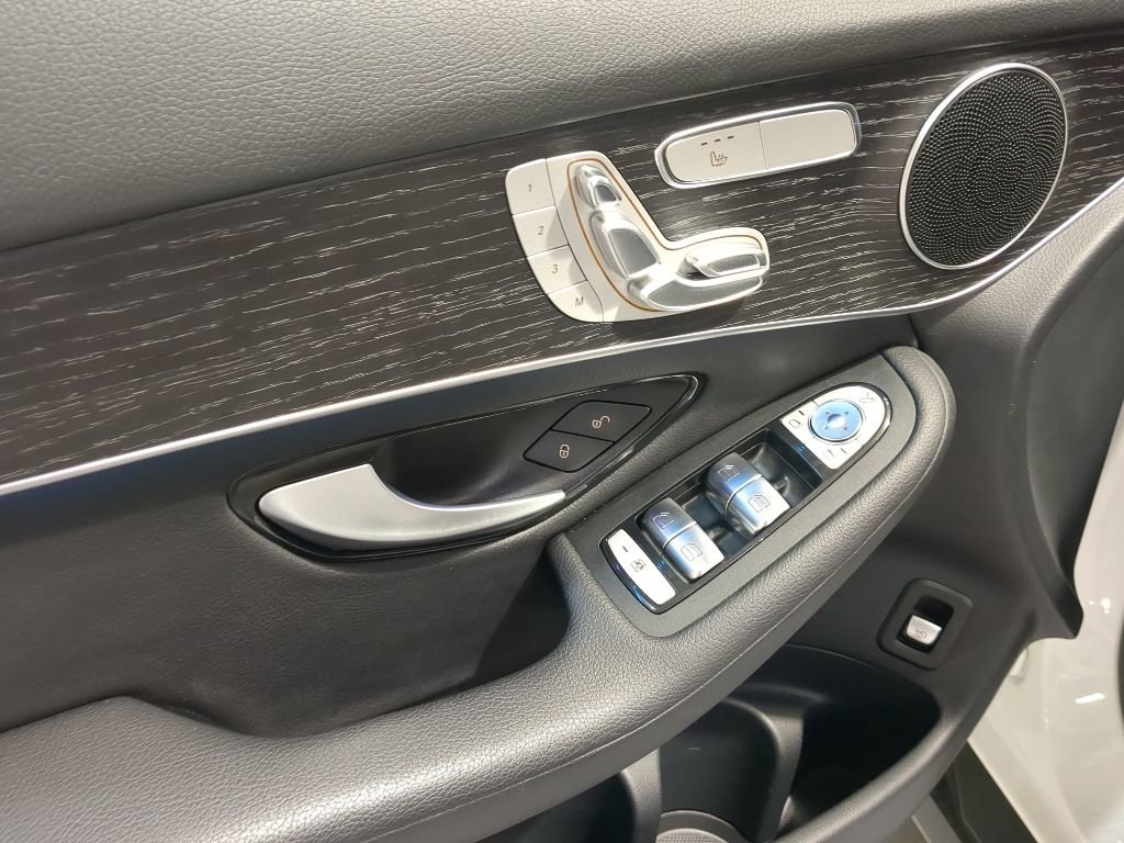 Used 2022 Mercedes-Benz GLC 300 4MATIC image 14