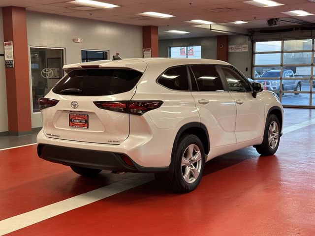 Certified 2025 Toyota Highlander LE AWD/4WD image 4