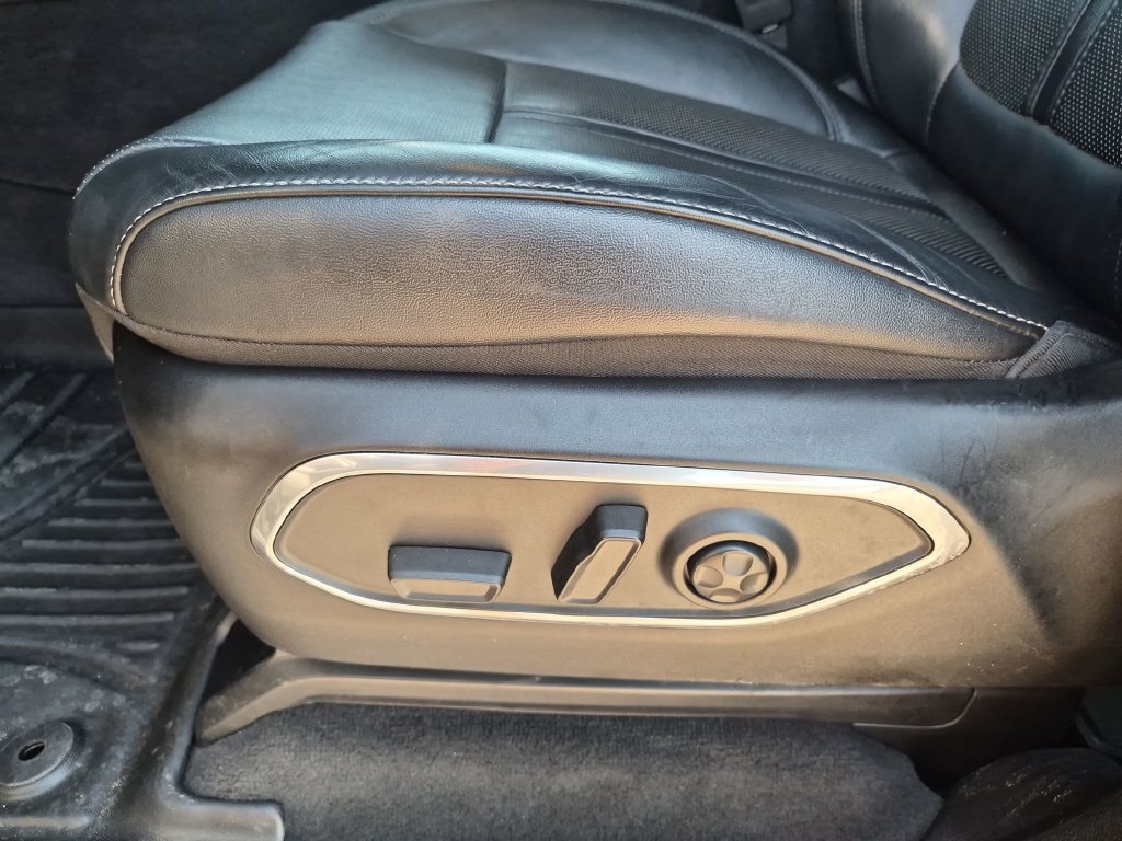 Used 2024 Jeep Wagoneer 4WD w/ Rear Seat Video Group 1 image 17