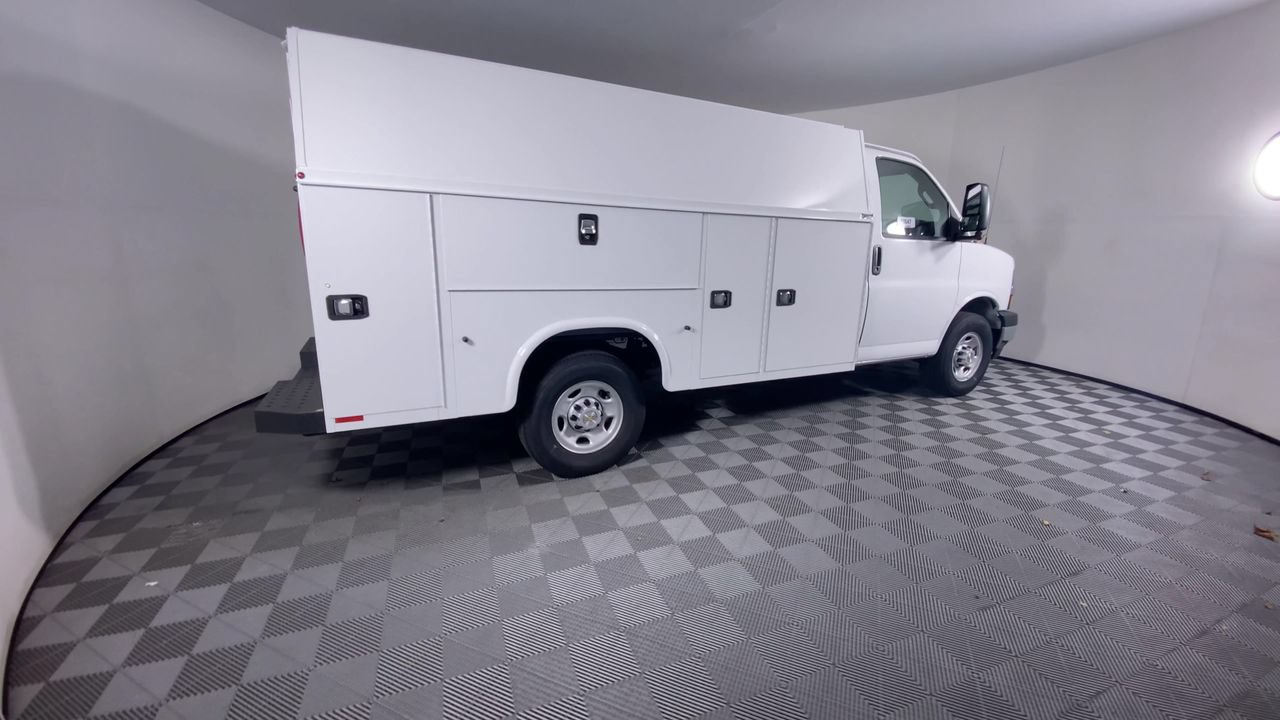 New 2025 Chevrolet Express 3500 w/ Power Convenience Package RWD image 28