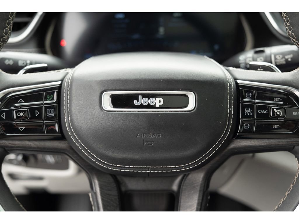 Used 2023 Jeep Grand Cherokee Overland image 16