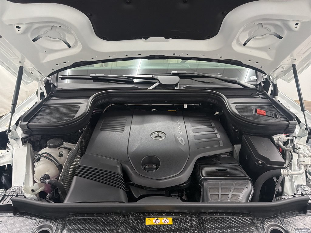 Used 2026 Mercedes-Benz GLS 450 4MATIC image 32
