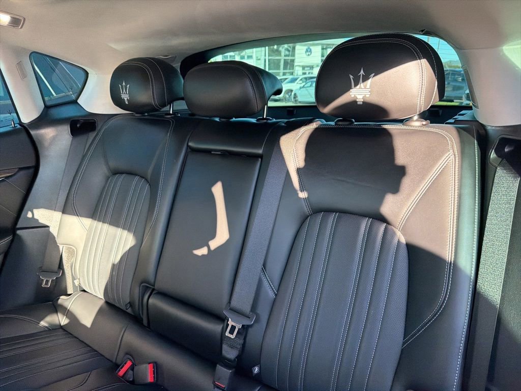 Used 2020 Maserati Levante GranLusso image 20