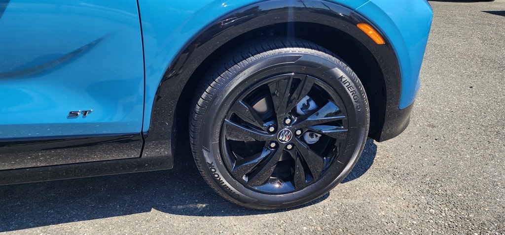 Used 2025 Buick Encore GX Sport Touring image 8