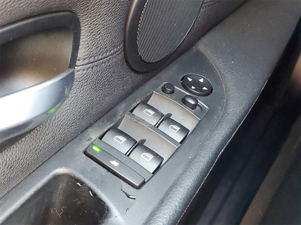 Used 2010 BMW 535i xDrive Wagon image 18