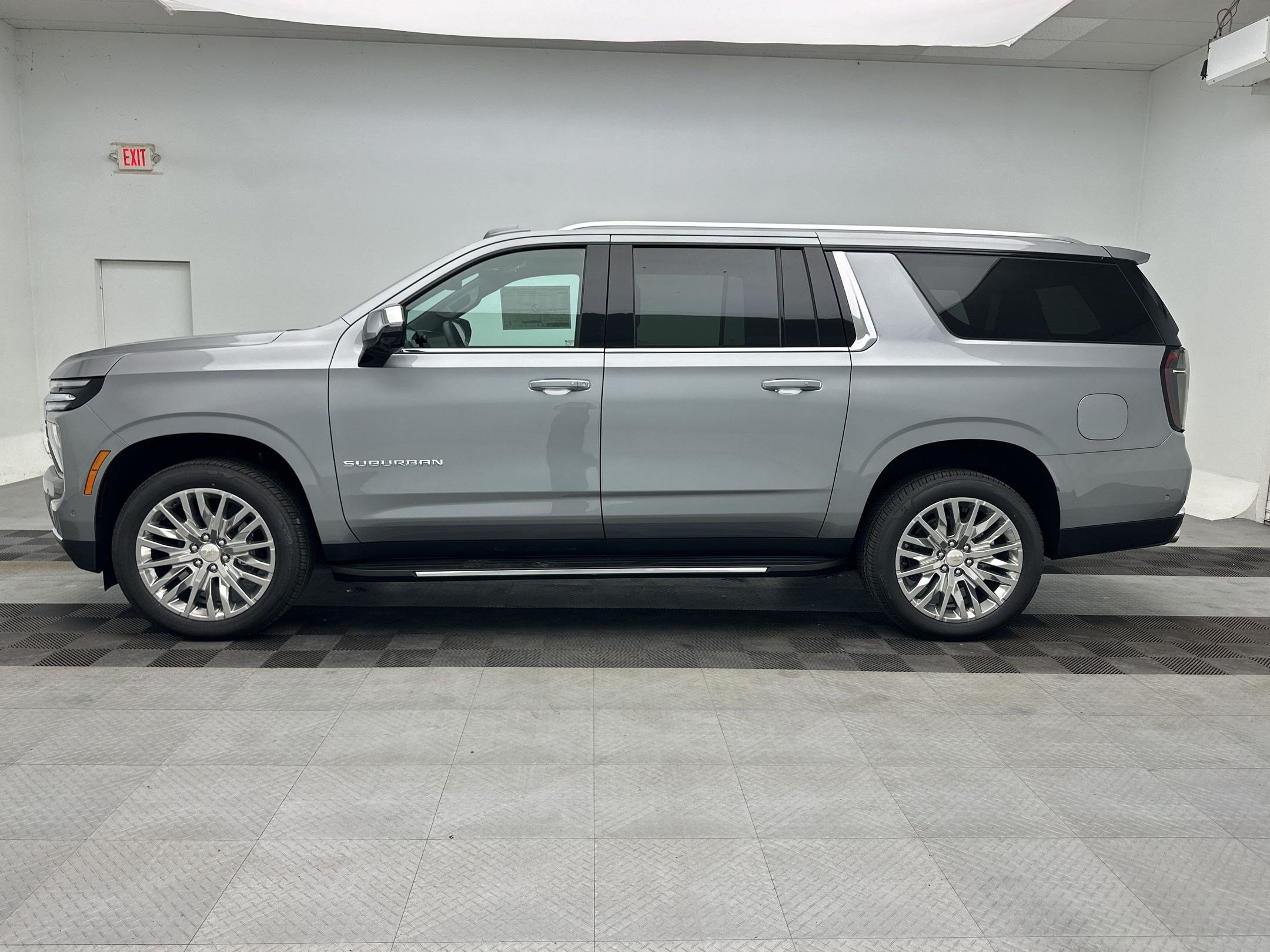 New 2026 Chevrolet Suburban Premier w/ Sun And Tow Package AWD/4WD image 2