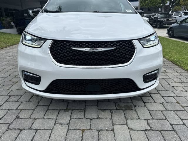 Used 2024 Chrysler Pacifica Touring FWD image 19