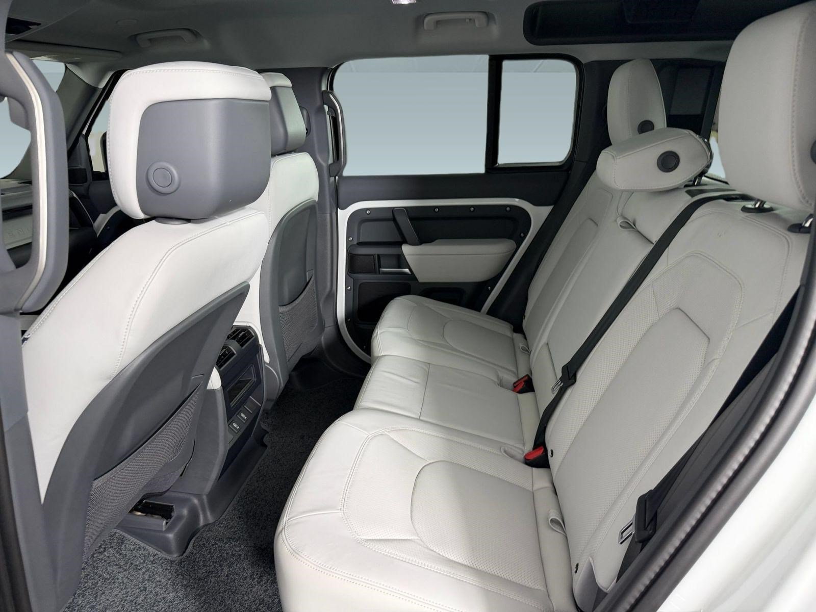 New 2026 Land Rover Defender 110 S AWD/4WD image 13