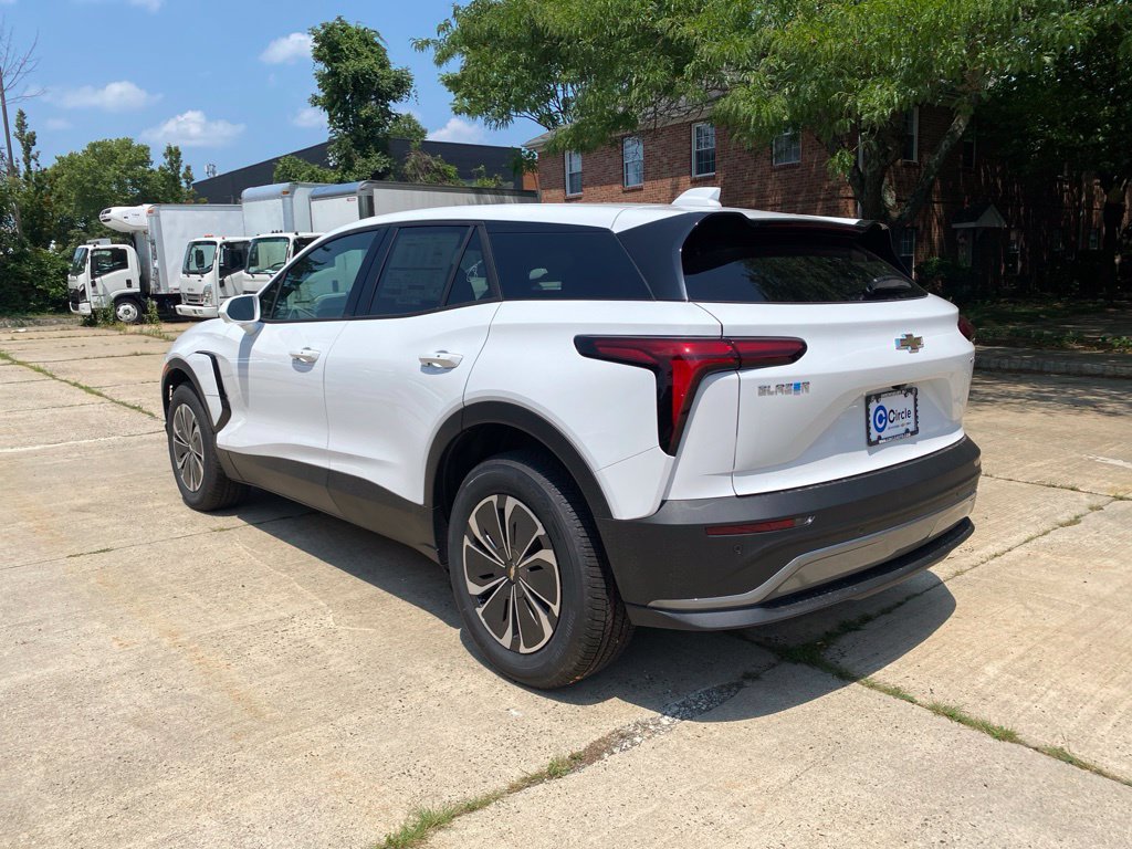 New 2026 Chevrolet Blazer EV LT AWD/4WD image 8