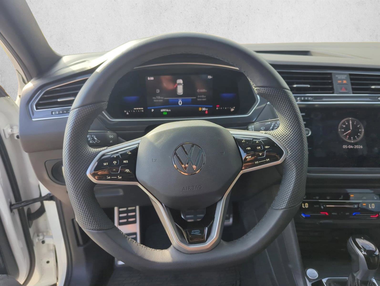Used 2022 Volkswagen Tiguan SE R-Line FWD image 12