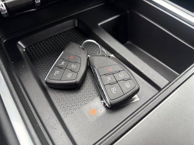 Used 2025 GMC Acadia Elevation image 27