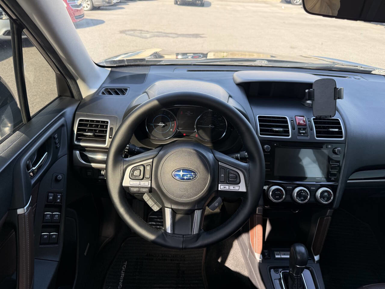 Used 2017 Subaru Forester 2.5i Touring AWD/4WD image 14