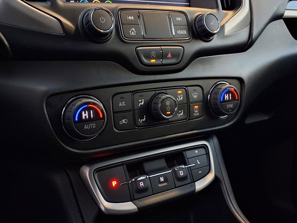 Used 2024 GMC Terrain SLT image 20