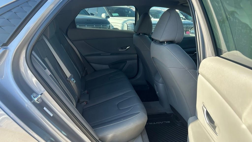 Used 2025 Hyundai Elantra Sport image 25
