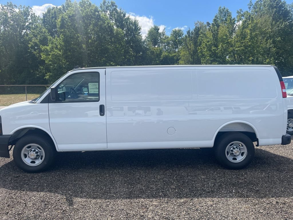 New 2025 Chevrolet Express 3500 Extended w/ Driver Convenience Package RWD image 2