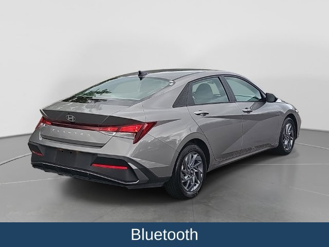 Used 2024 Hyundai Elantra SEL FWD image 4
