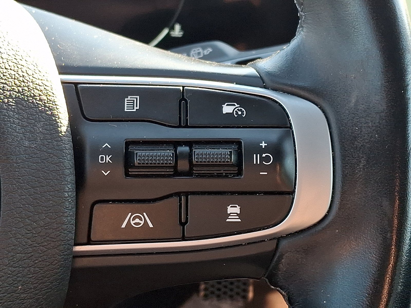 Used 2023 Kia Sportage SX FWD image 21