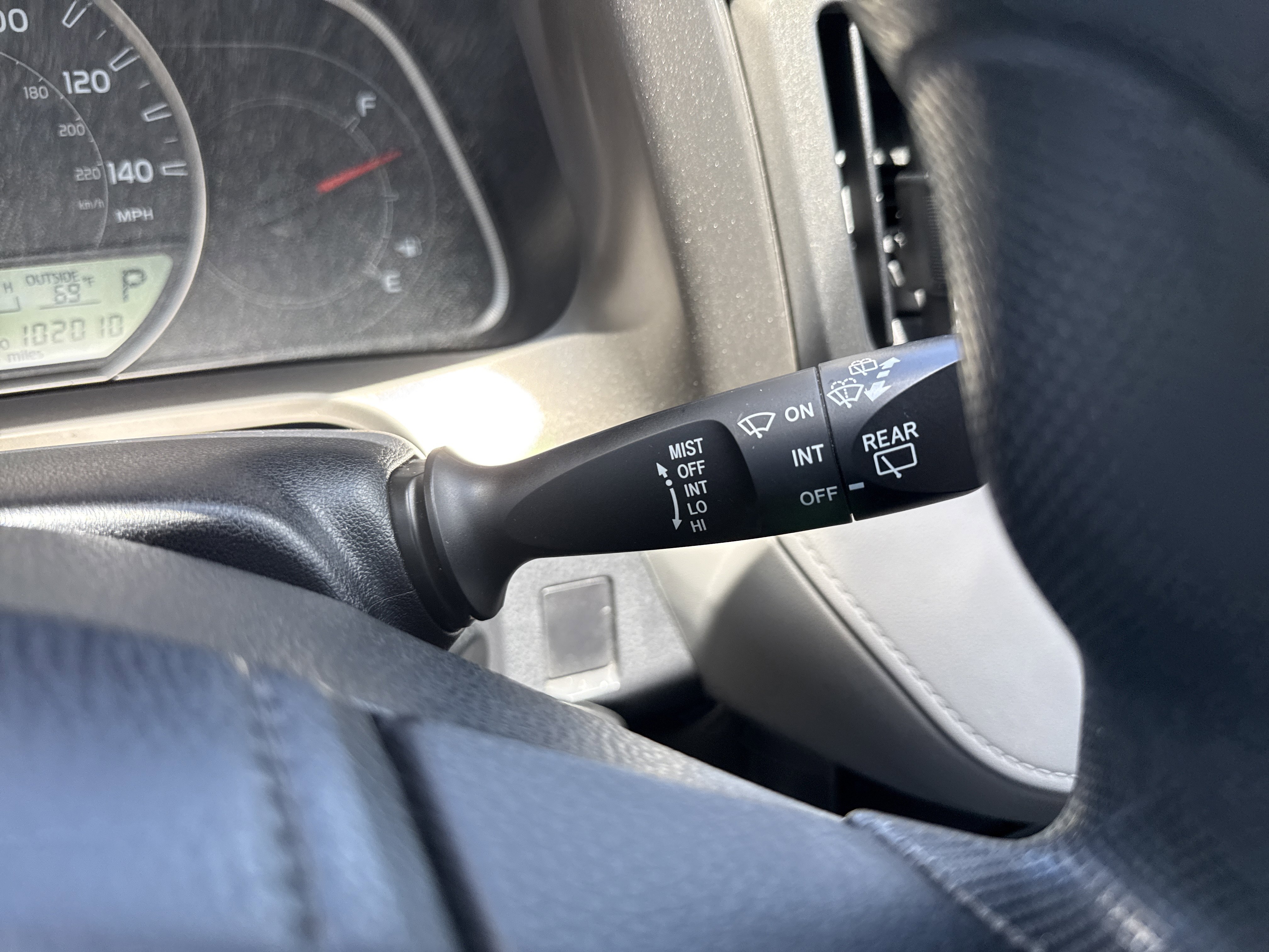 Used 2015 Toyota RAV4 LE FWD image 24
