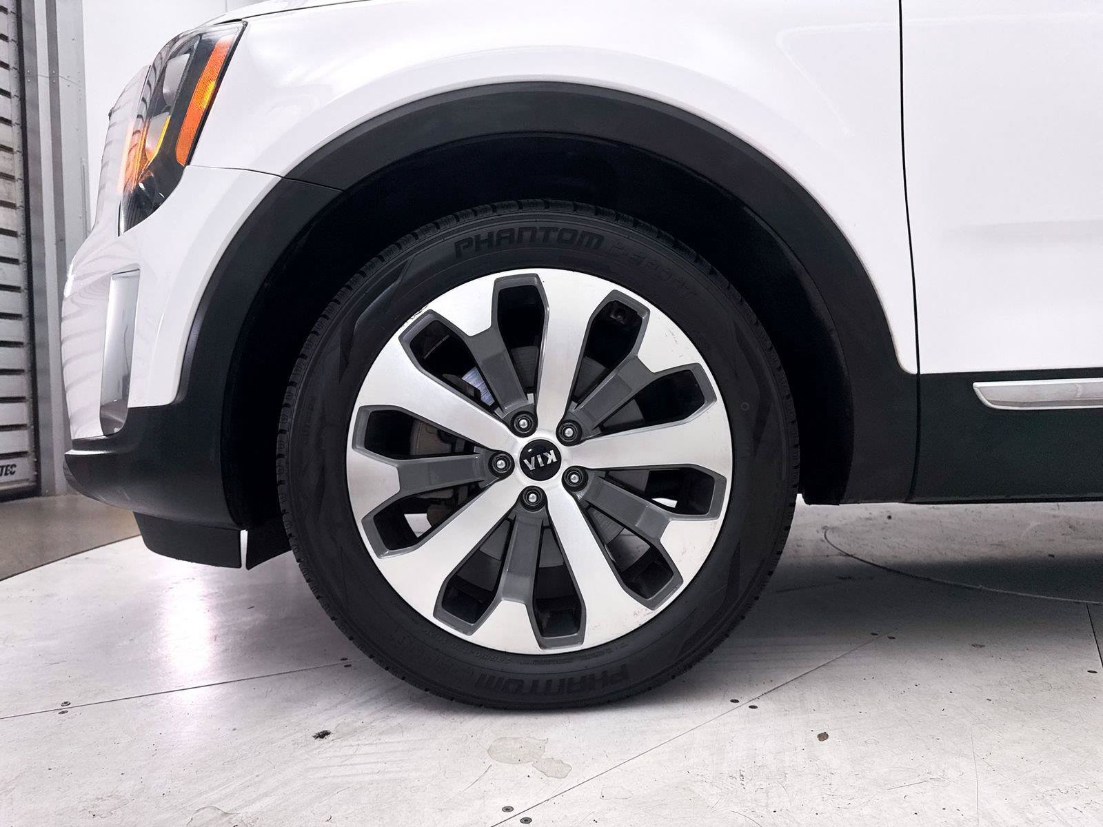 Used 2021 Kia Telluride EX w/ EX Premium Package AWD/4WD image 16