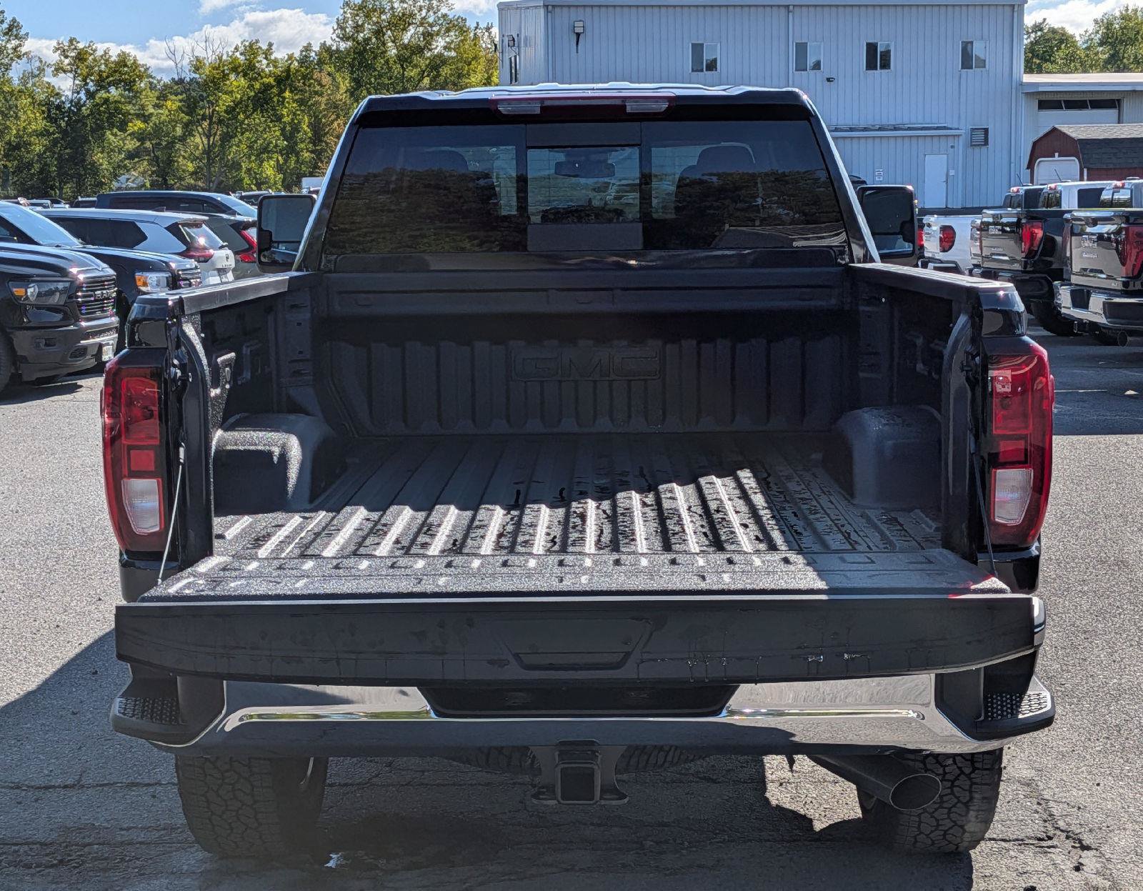 New 2026 GMC Sierra 2500 SLE w/ SLE Value Package; AWD/4WD image 10