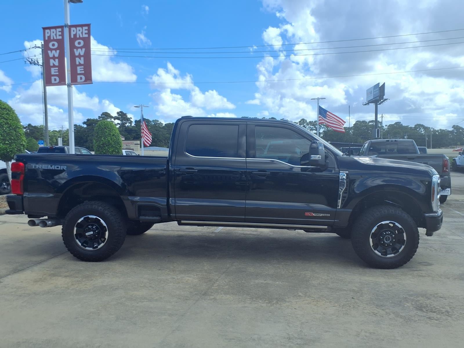 Used 2025 Ford F250 King Ranch w/ Tremor Off-Road Package AWD/4WD image 8