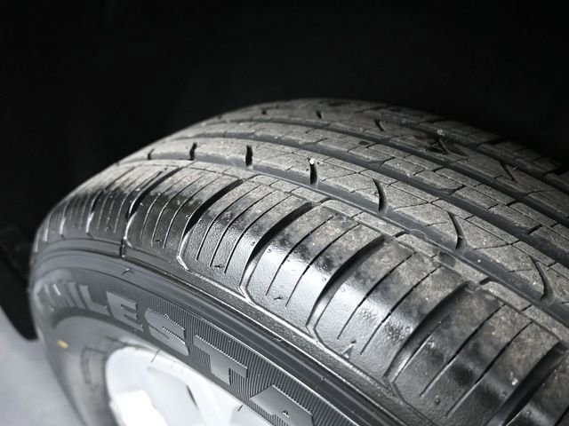 Used 2021 Chevrolet Traverse LT w/ LPO, Floor Liner Package image 12