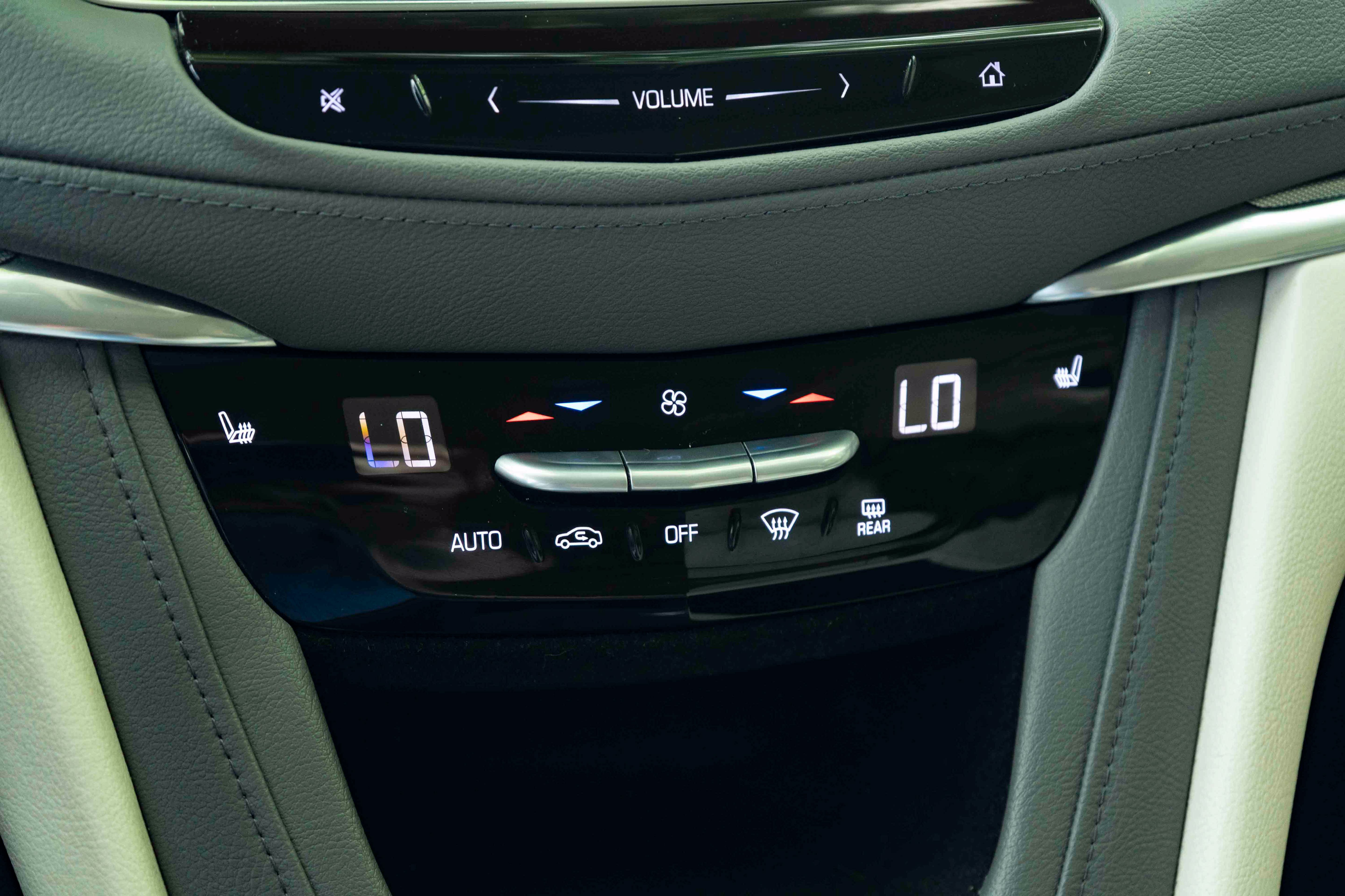 Used 2017 Cadillac XT5 Luxury w/ Driver Awareness Package FWD image 32