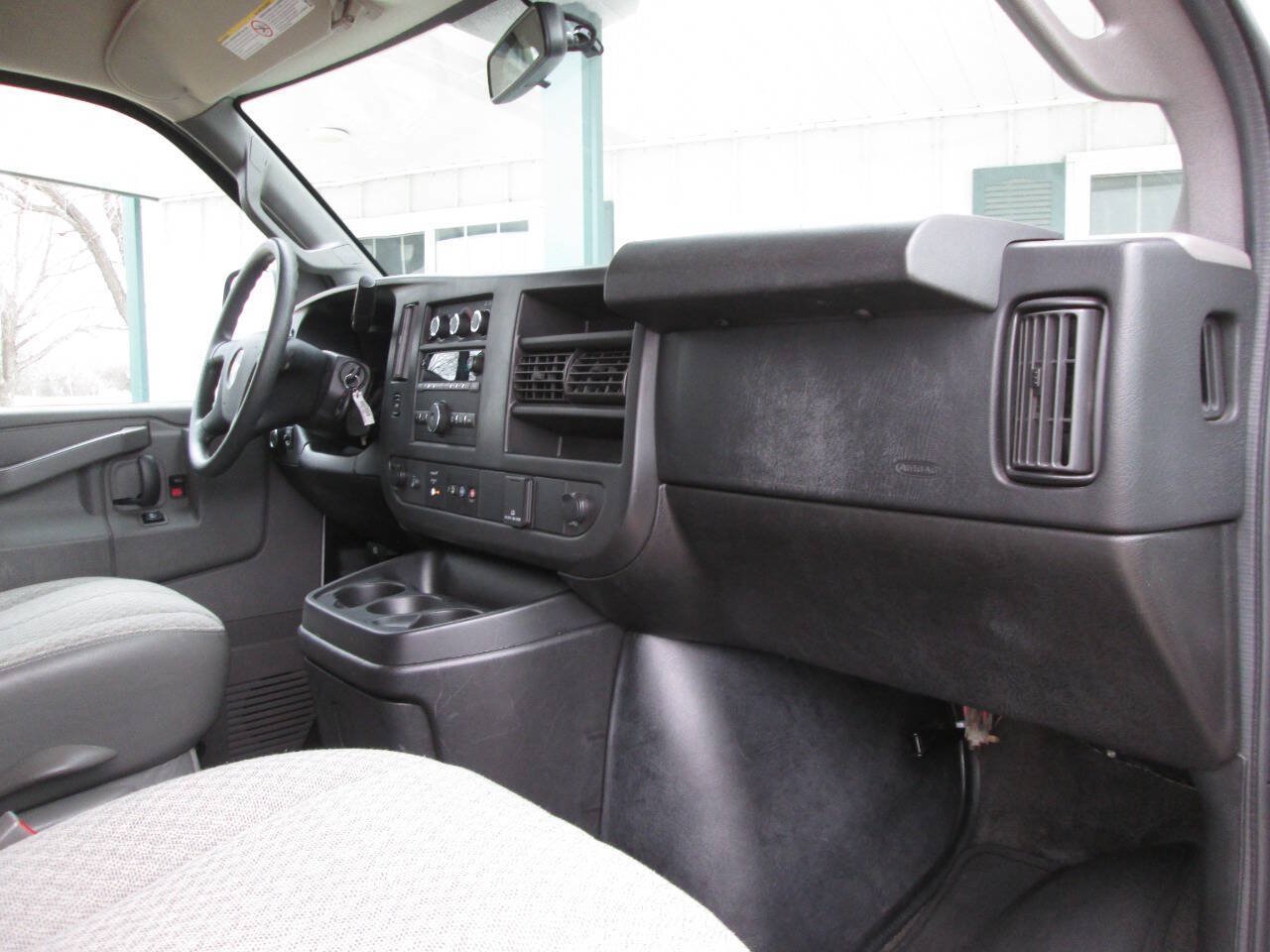 Used 2018 Chevrolet Express 3500 LT w/ LT Preferred Equipment Group RWD image 18