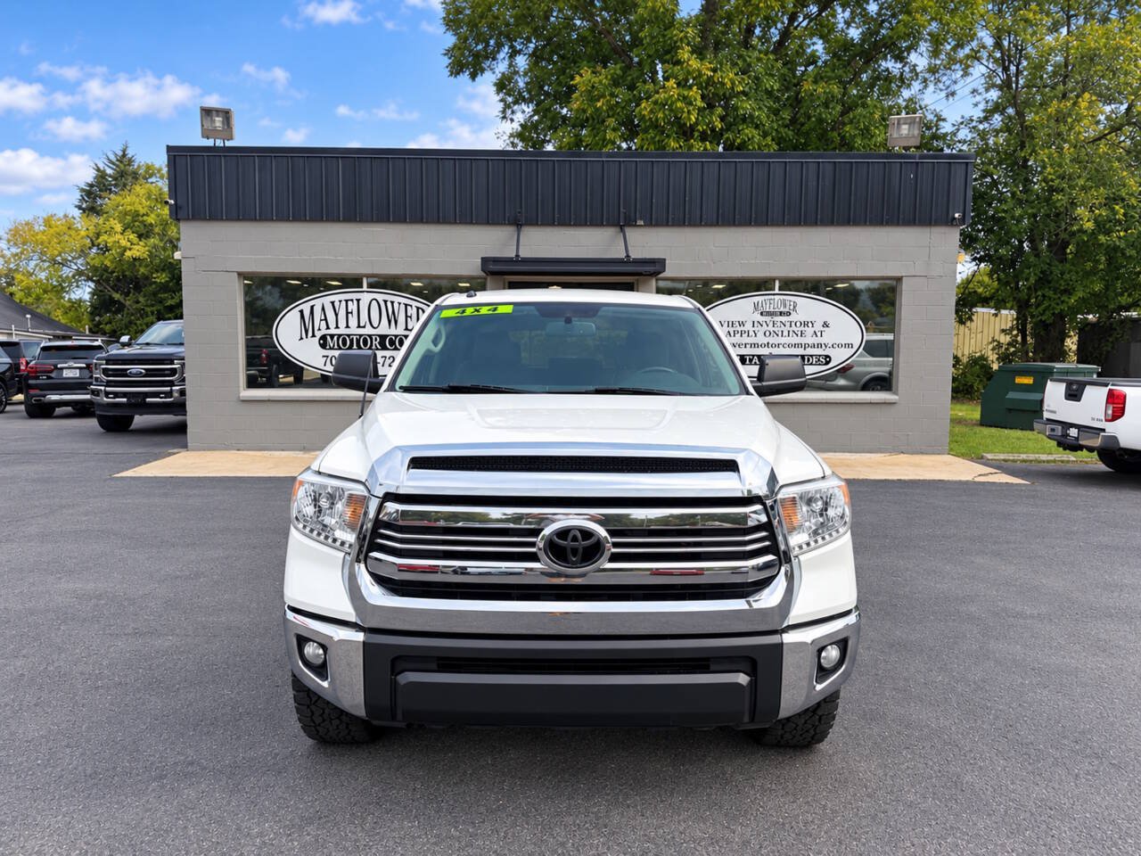 Used 2016 Toyota Tundra SR5 w/ SR5 Upgrade Package AWD/4WD image 4